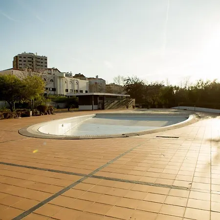 Ideal 2 アパート *